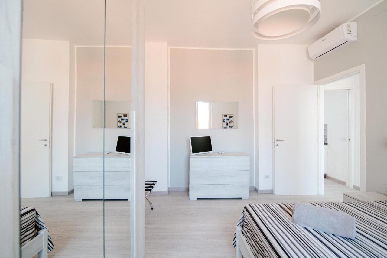 Bright Home - The House Of Travelers Como Eksteriør bilde