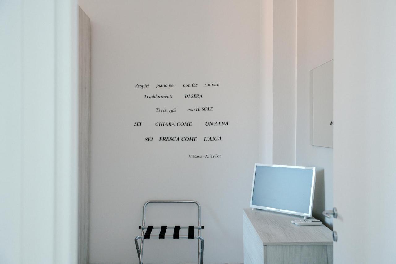 Bright Home - The House Of Travelers Como Eksteriør bilde