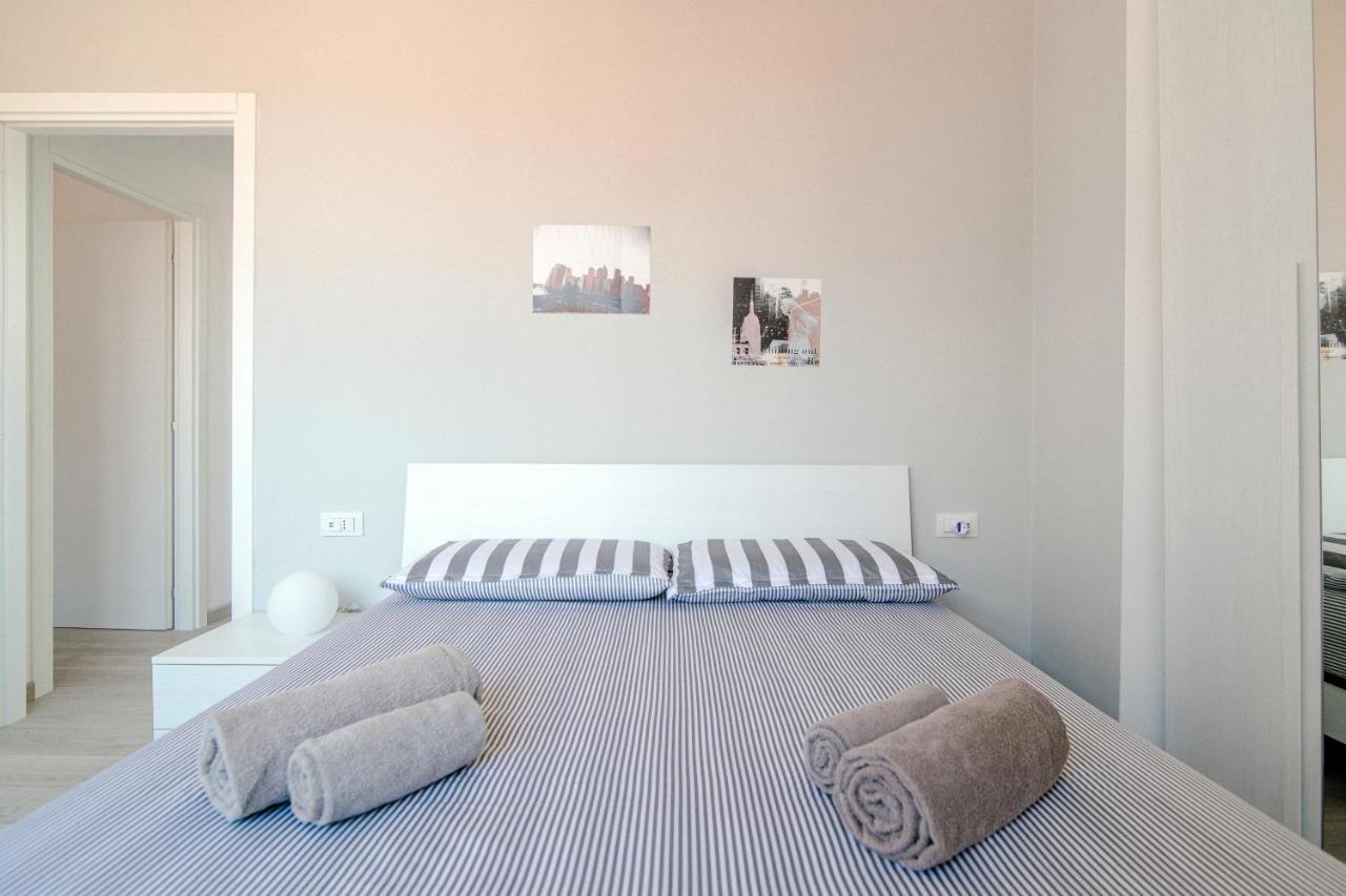Bright Home - The House Of Travelers Como Eksteriør bilde