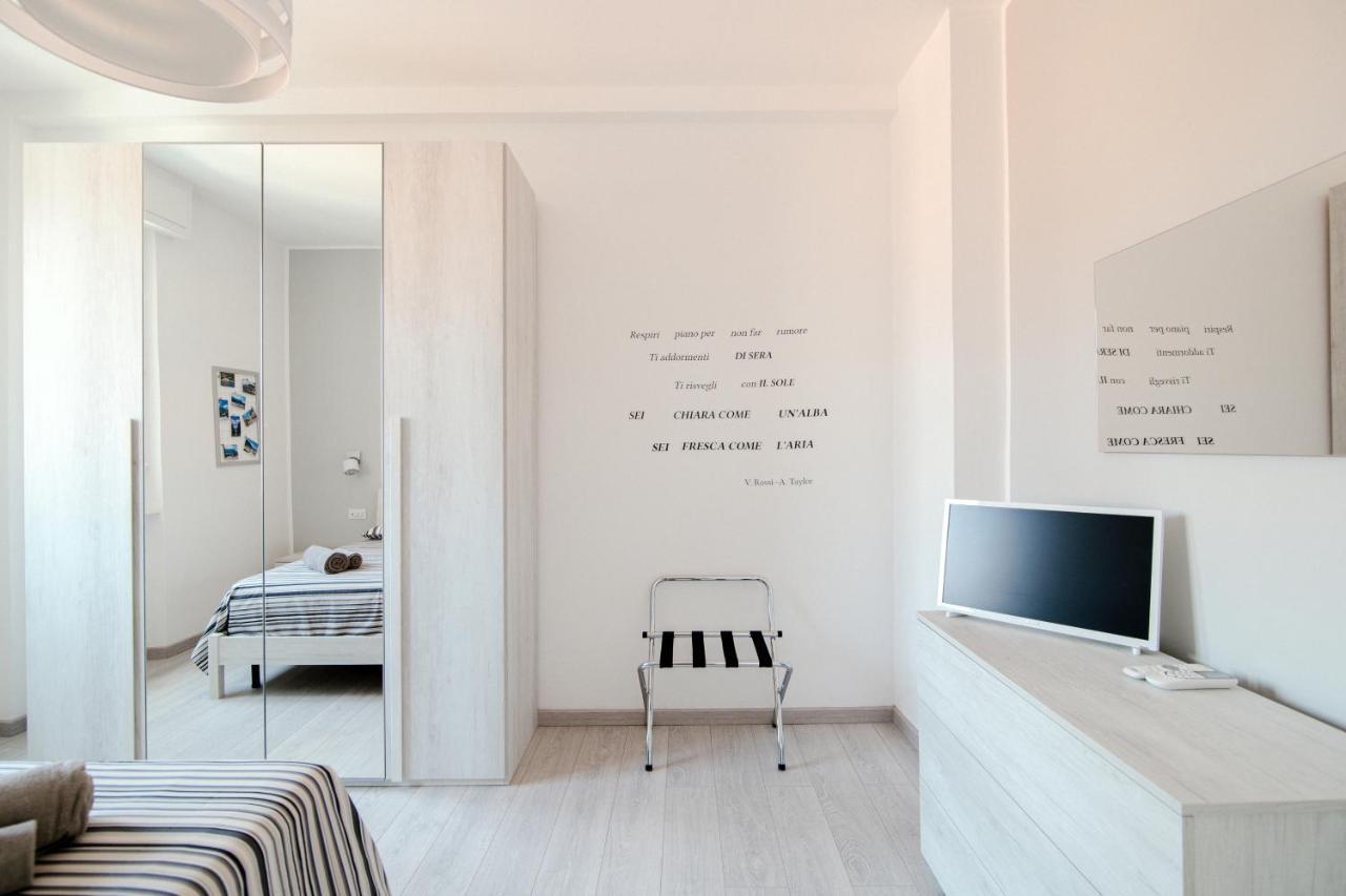 Bright Home - The House Of Travelers Como Eksteriør bilde